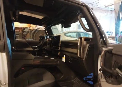 2025 GMC Hummer Ev Suv 2X z USA, uszkodzony, nr VIN 1GKB0NDE9SU106359